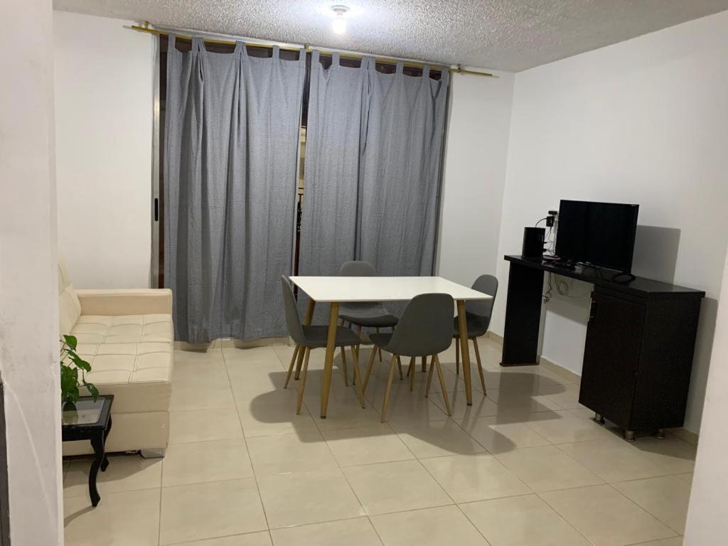 Apartment Apto De 3 Con Ventilador Y Parqueadero Comunal