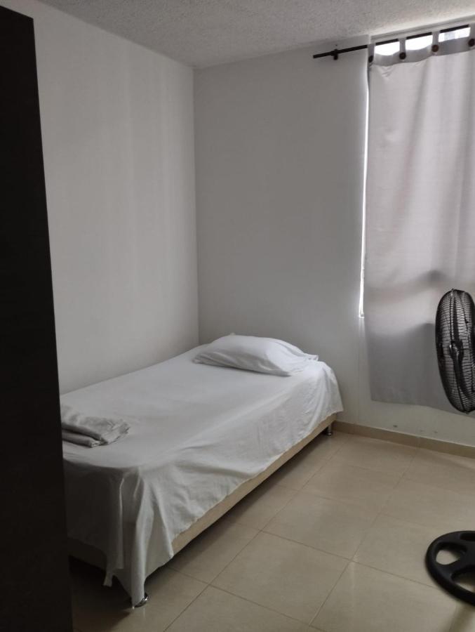 Apartment Apto De 3 Con Ventilador Y Parqueadero Comunal *